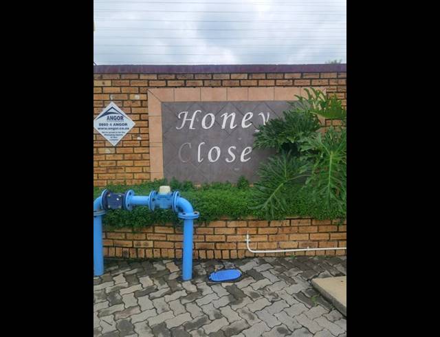 2 BEDROOM TOWNHOUSE FOR SALE IN HONEYPARK